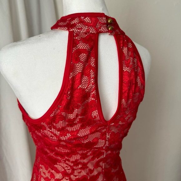 Emerald Sundae Red Lace Maxi Gown with Fishtail Cut - Small - Picture 4 of 8